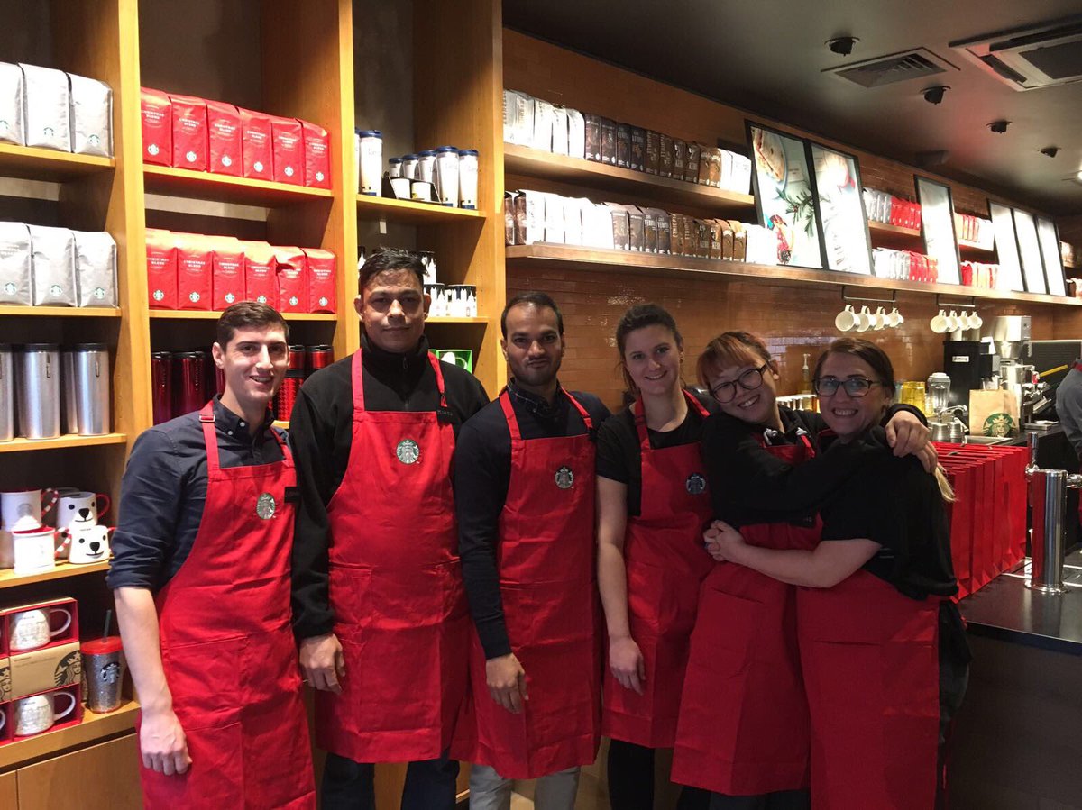 MoWarren5's tweet photo. @SbuxLondon our new look store in Princes Street is now ready to welcome customers please come by and see us https://t.co/D3JHDoh5qu