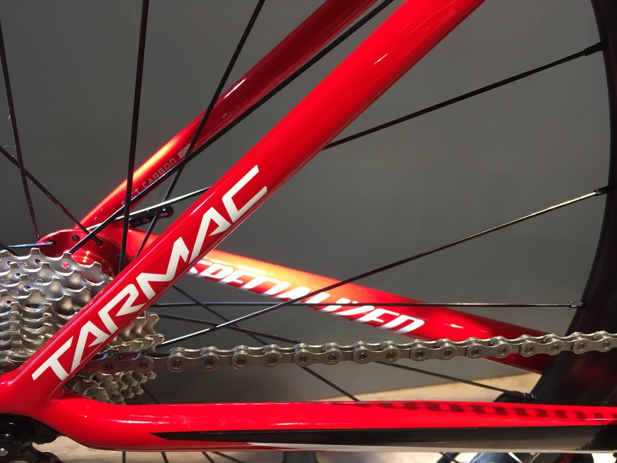 KolkmanZ's tweet photo. Wat een gave Tarmac Expert. Voor deze gelegenheid uitgerust met een superstrakke set TurnR wielen!
#standaardisnietstandaard #KolkmanZ #TurnR #iamspecialized https://t.co/EW0iGL5mEF