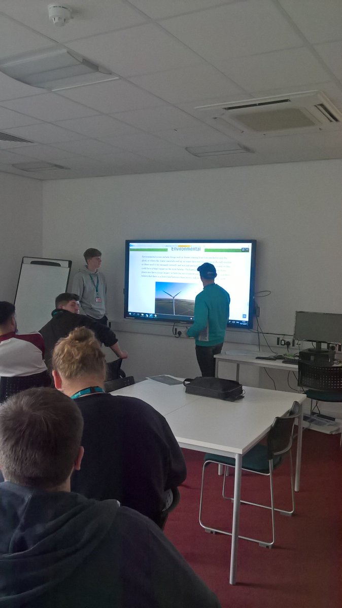 PMCKirklees's tweet photo. Future Food and Drink Engineers delivering a lesson on how maintenance has an effect on the environment. https://t.co/KTJ8FKLPOL