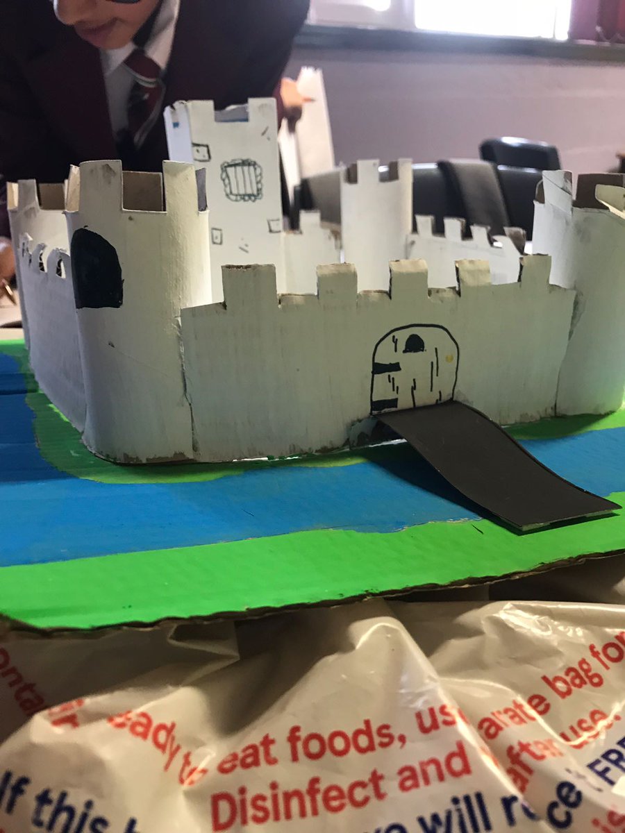 soahistory's tweet photo. Some fantastic entries for our year 7 castle competition! #inspiringlearning #creativitymatters #castles #castlecakes https://t.co/EzncNbk2jS