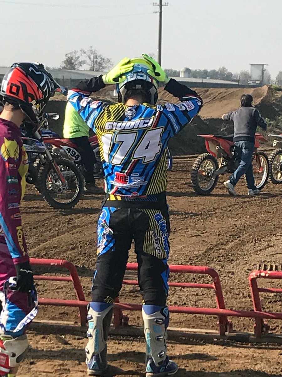 GiudiciGiorgia's tweet photo. End of the day. Thanks a lot #motocluberbenno 👍👌 #GG174 #3MxTeam #ktmitaly https://t.co/wE2B8tGZN1