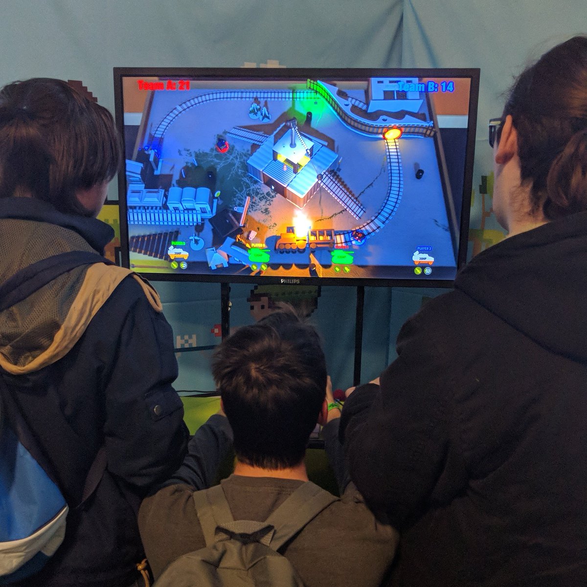 OctolabGames's tweet photo. #satistfactions #goal #team #players #luccacomics2017 #luccacomicsandgames #guest #micromayhem #playhard https://t.co/S3lOADSvNQ