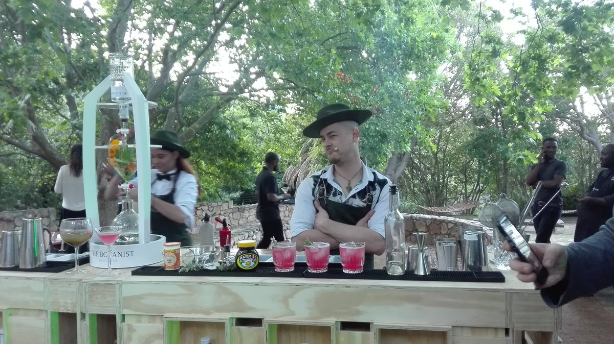 ILoveFoodiesCT's tweet photo. Kzn finalist Bruce creating his Uncharted Territory for Forager 2.0.finale  @TheBotanistGin #TheForagerSA #TheBotanistGin https://t.co/Bctp6AfNTD