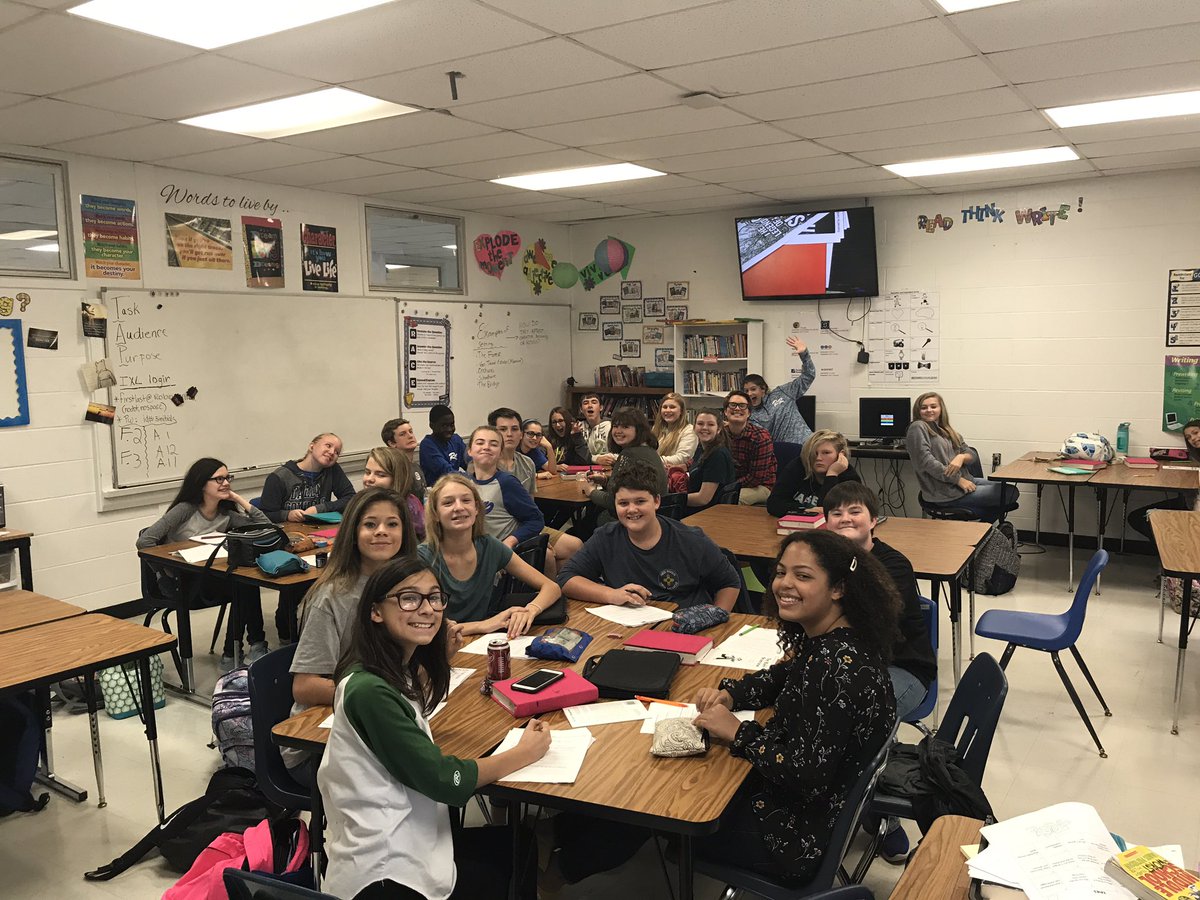 SJonesELAR's tweet photo. Theater cast working on background character studies! Crew working on creating prop and sound effect lists!@robinsonisd @whatsnewatrjh https://t.co/lHu3YxfX0V
