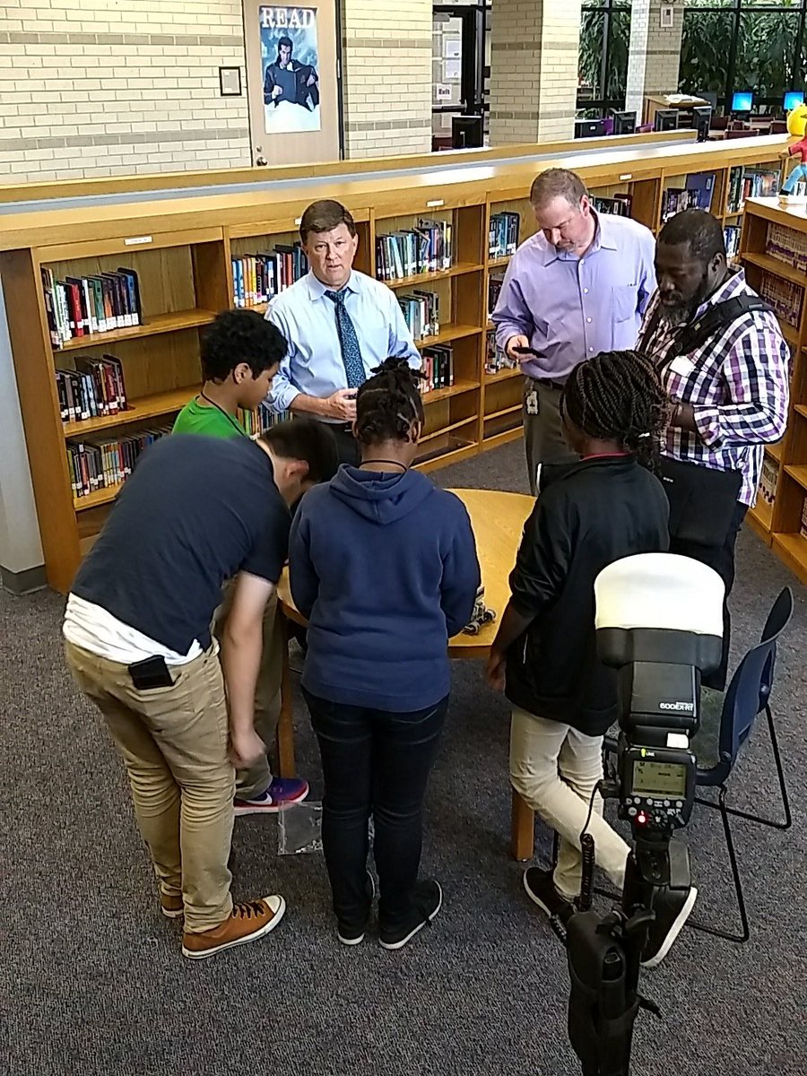 ODMSrobotics's tweet photo. Robotics photo shoot with Mr. Chambers @ODMSrobotics @ODMSCareers @ODMSMustangs @AliefCTE https://t.co/KWPHYo67bl