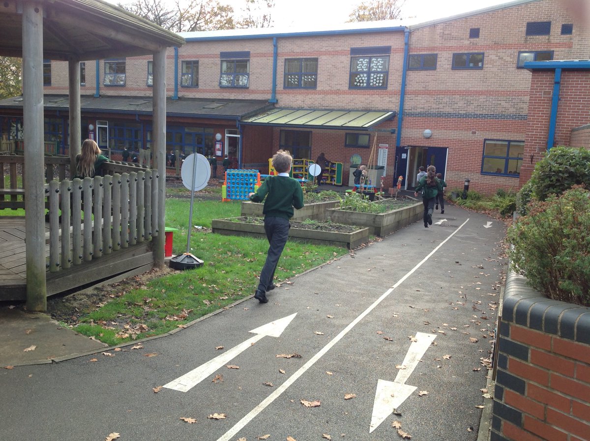 WoodfieldWigan's tweet photo. Great to get outside for some fresh air and to complete our @_thedailymile @IhlWigan https://t.co/iNq9HNLoxp