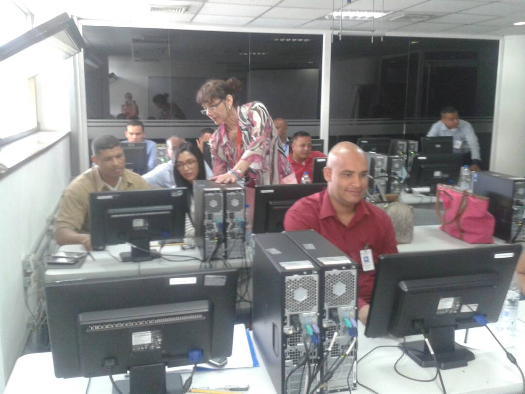 Cef_seniat's tweet photo. #30OCT2017 "Sidunea Modulo Transportista"
Dirigido a: Servidores de la Oficina de Apoyo Marítimo de la Armada (OCAMAR)
Instalaciones #CEF https://t.co/9NGbQZ622D