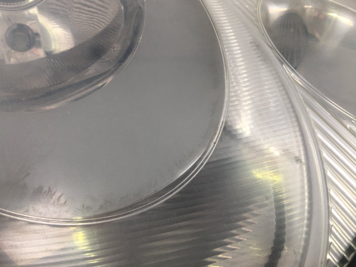 perfectionvalet's tweet photo. Ok, so my method for the headlights.
6000 Trizact 3M pad by hand to flatten ‘level’ the surface. Machine polish with a cutting pad and paste then refine with a finishing paste and pad. @AdamTowler @evomagazine #evofastfleet https://t.co/ynNpmPcN2p