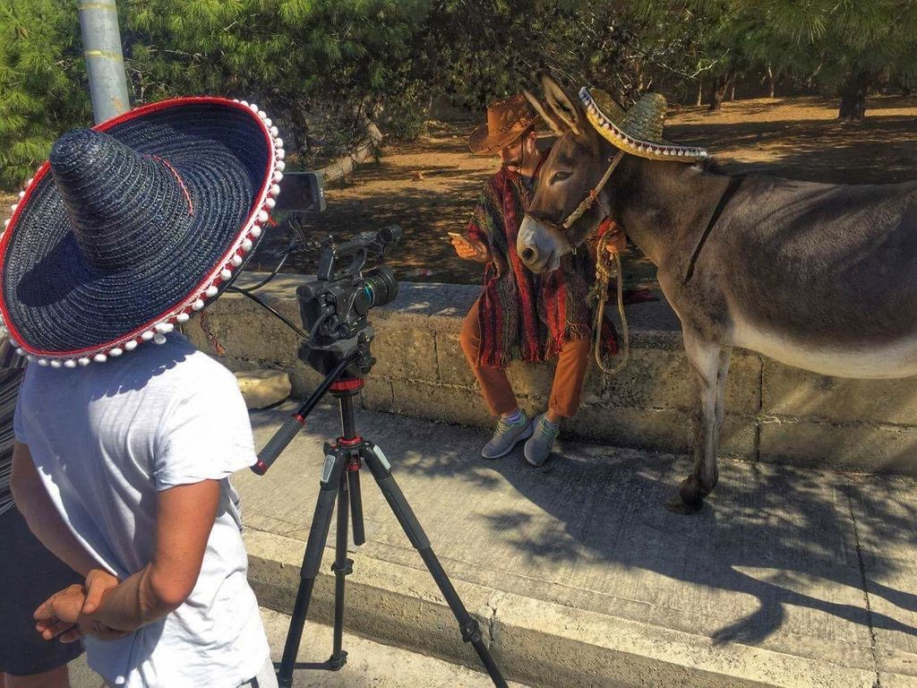 hangaragency's tweet photo. We broke our own ‘No asses on set’ rule for Tessi.

📷 from “Pay like a local” a 🎞️ for Entropay.

#videography #filming #ad #behindthescenes https://t.co/jDjPL55iPc