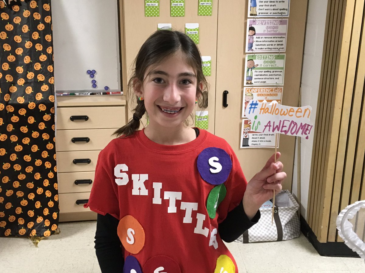 Ms_Ward_'s tweet photo. Halloween! #wardwal109 #wal109 #Engage109 https://t.co/tBZR92Xpaq