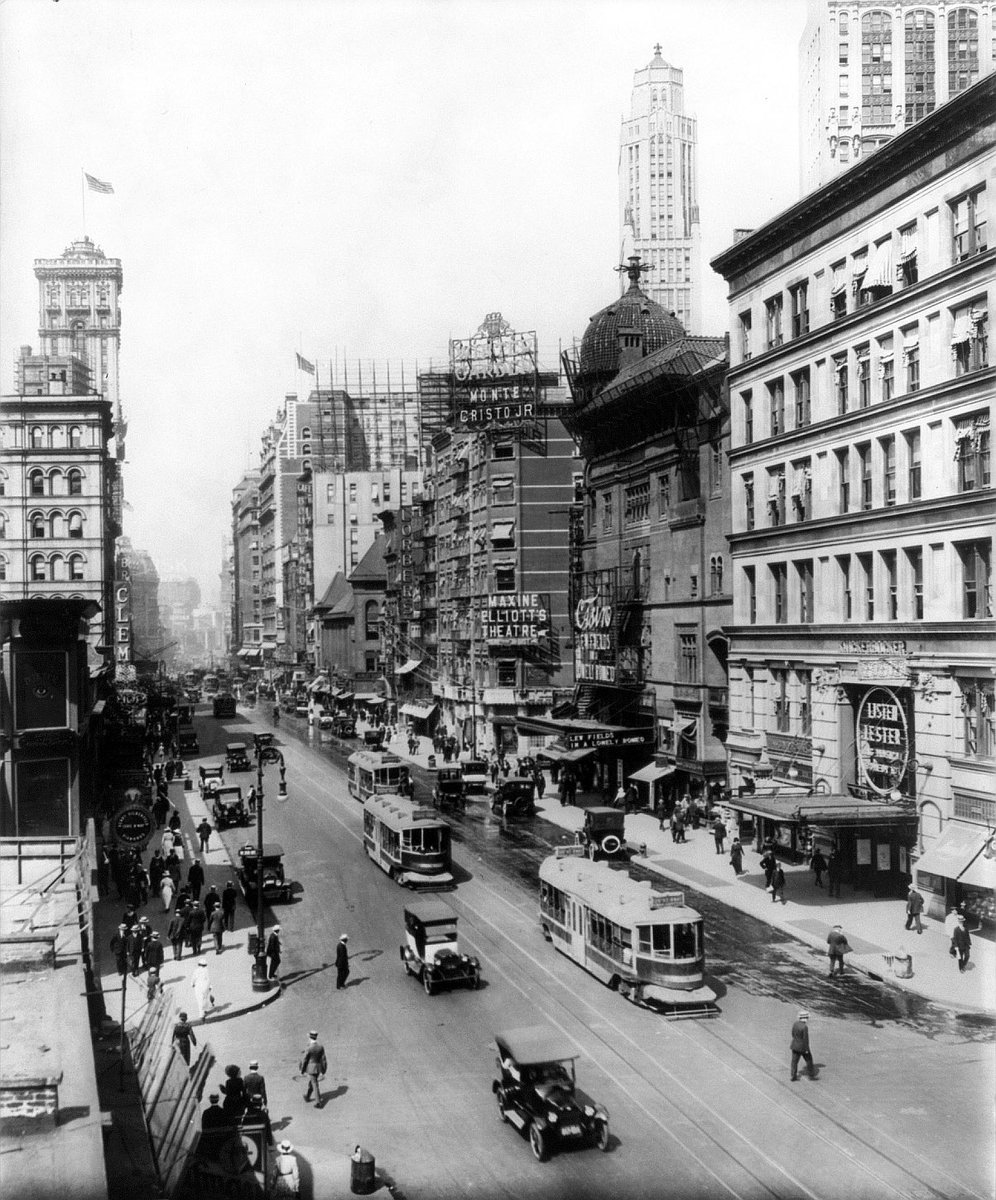 loouisfernandes's tweet photo. New York il y a un siècle 
1920’s https://t.co/9LPC9mVjrw