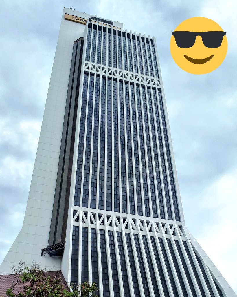 alphonsojdavid's tweet photo. It's been so long, and I still love this building design.
#menara #maybank #architecture https://t.co/jPP9ltYwPQ