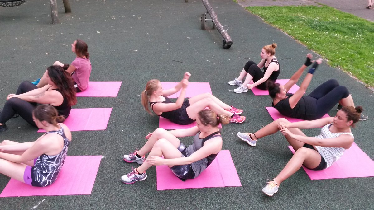 BBeckysbootcamp's tweet photo. #beckysbootcamp #sporten #health #trainen #buiten #gezond #voeding #bootcamp #fitness #utrecht #hoograven #tolsteeg #bikini #summerproof https://t.co/27nv9lAGHH