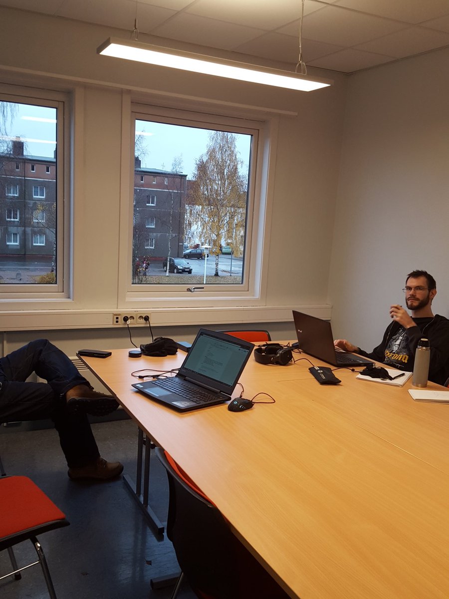 MagniSveins's tweet photo. Team meeting :)
#gaming #SPO1510 #gamedev #CrowJob https://t.co/7VJcFg6IBM