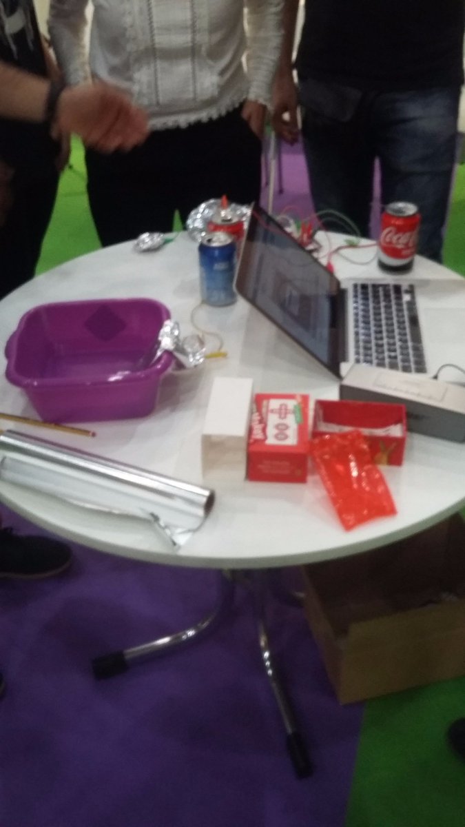 Elveps77's tweet photo. 5.Llega la hora de #makeychef en la sala Verde.Una vez más con @manolitotic @eusebiocordoba @molinaayuso @algobar y @rafacalero76 https://t.co/aOfRJQlPmx