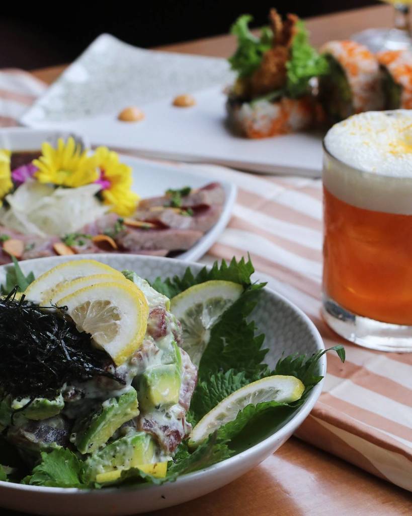 November has start !
It means a new month has come (well you know that it's the moment that everyone has been waiting for every beggining o…