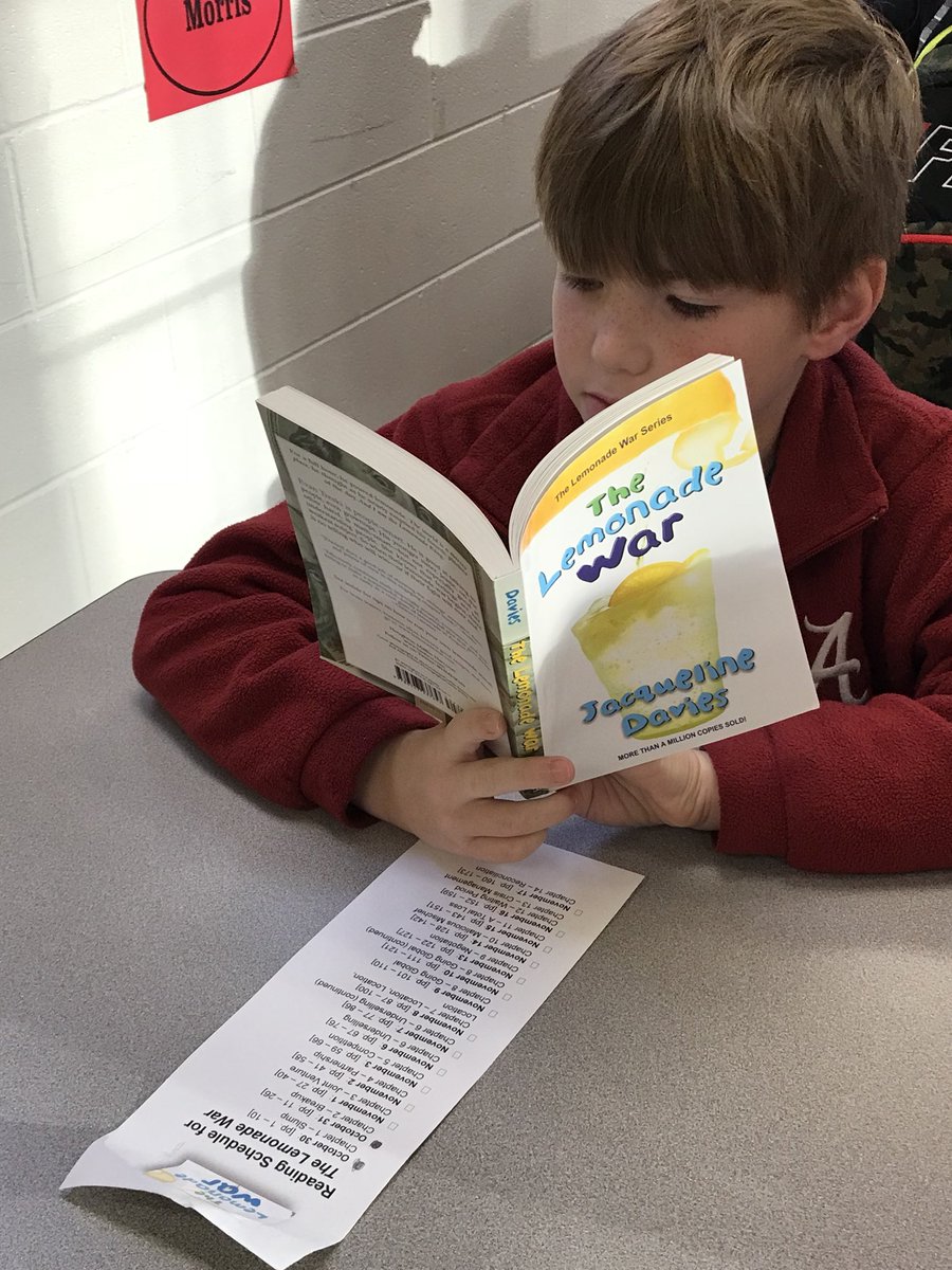 Lindseykissic's tweet photo. Reading BIG at Breakfast @MyPinecrest #wereadbig #thelemonadewar https://t.co/eRpNZG0maY