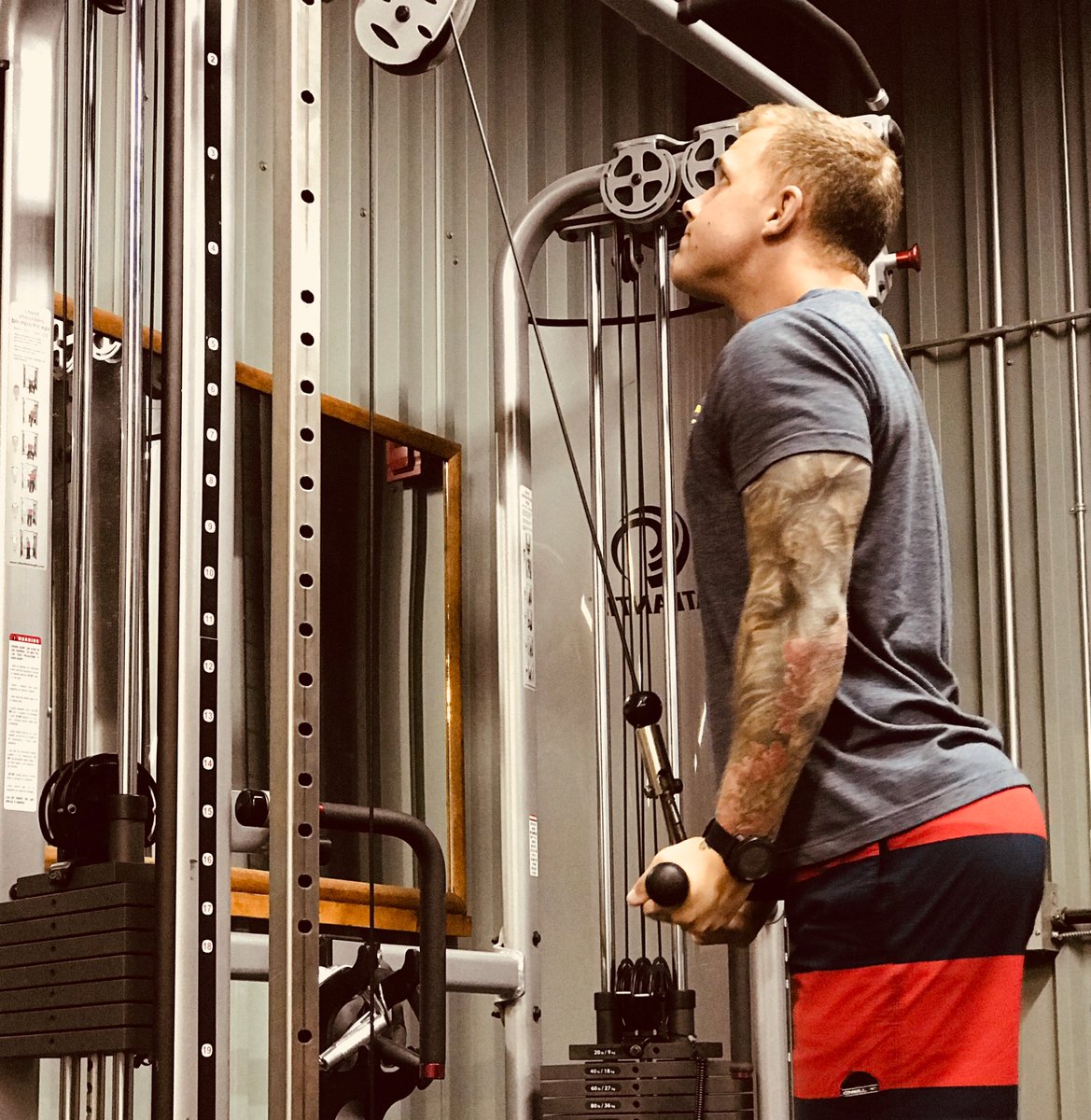swolllen_banana's tweet photo. Prob my favorite body part to workout💪🏼 #triceps #arms #getbigger #fitfam #fitness #fitink #tattoo #motivation #goodform #gymlifestyle https://t.co/5KRwSuSv1O