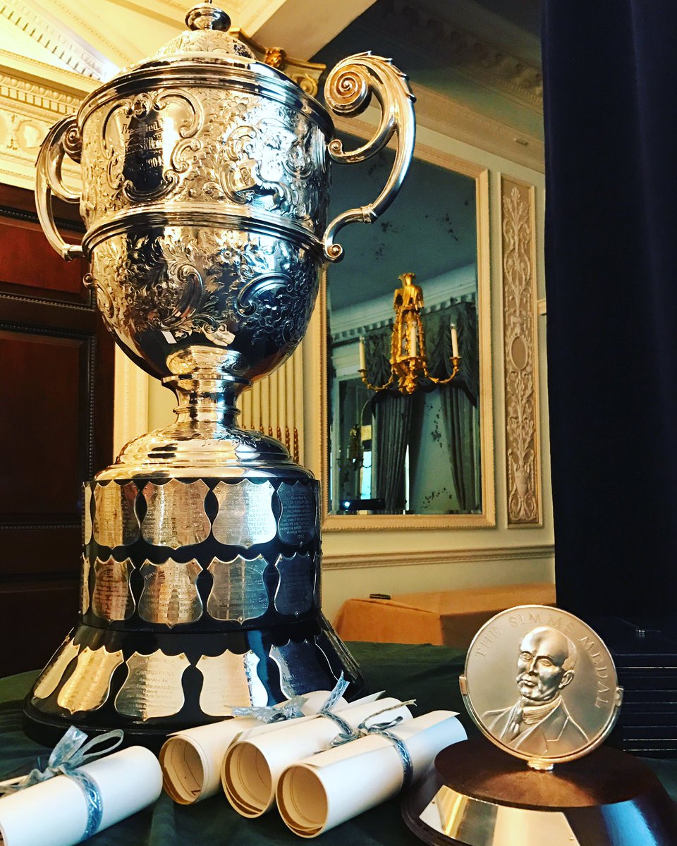 TheMotoringNews's tweet photo. Today we award the prestigious #DewarTrophy and #SimmsMedal for #engineering excellence... #automotive https://t.co/s1ck8QjOaO