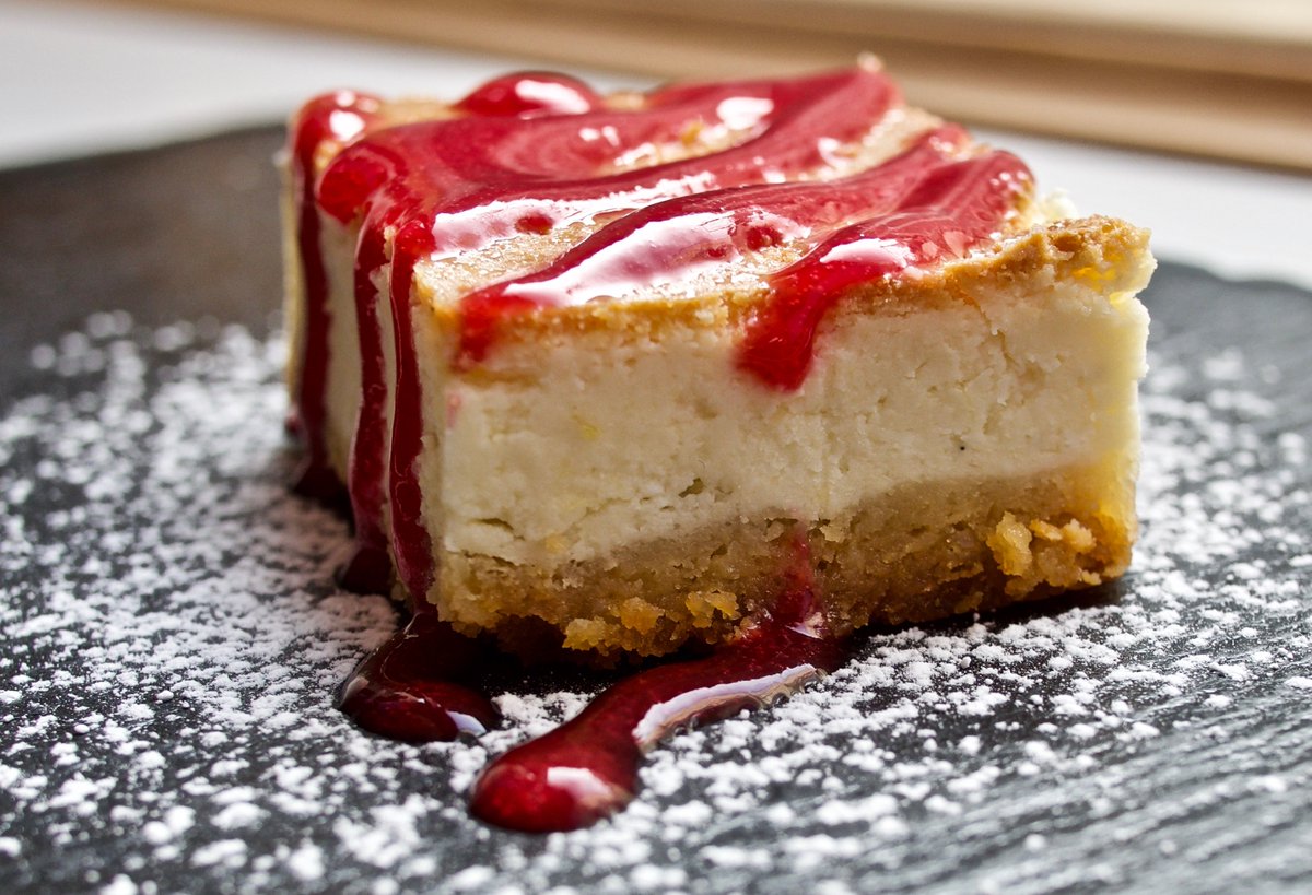 doppiozeroUK's tweet photo. We wish you a delicious beginning of November with our cheesecake, made with an almond base and a forest fruit coulis! #doppiozerocatering https://t.co/V6OSqtC4BD