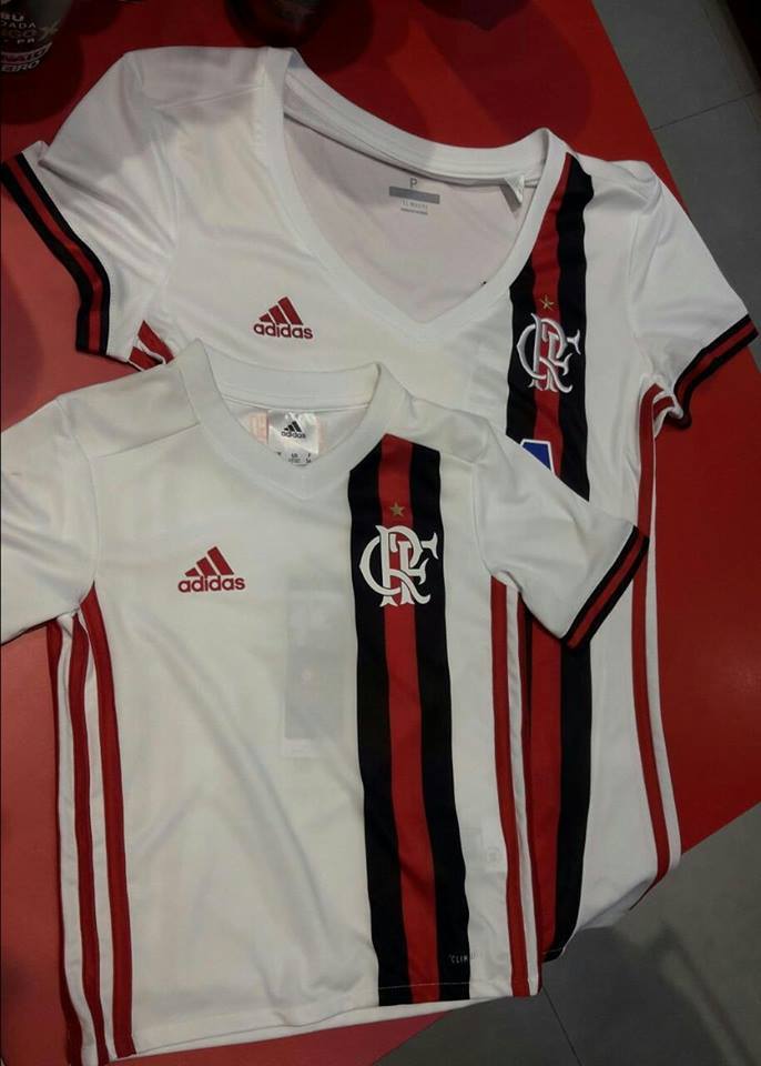 Tal mãe, tal filho. Garanta a sua aqui: bit.ly/2ihEqd4 #IssoaquiéFlamengo #NacaoRubroNegra #Fla