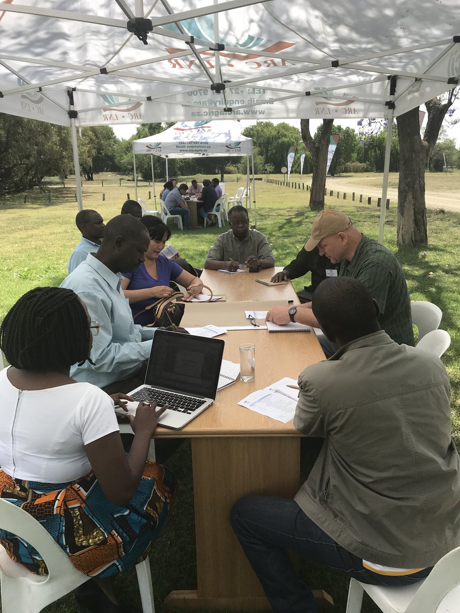DrKea_Ncube's tweet photo. Discussions on #CapacityBuilding #TechnicalNeeds and #CBBP @ARCSouthAfrica @efd_669 . #AGINV2017 #ARCBTP https://t.co/6TL1xS8AFc