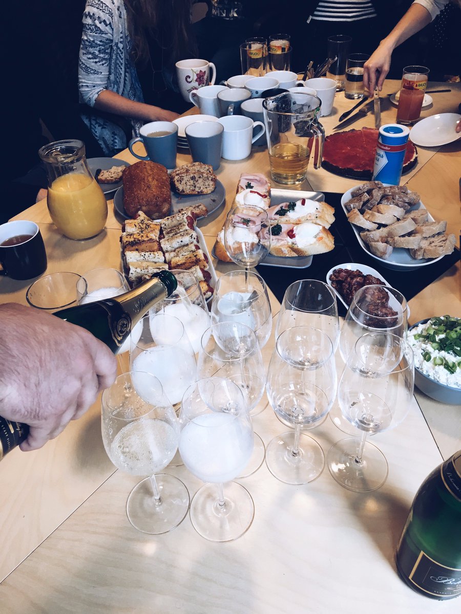 Dnešní #snidane šampionů v Bianu. I #maslo nám šéf <a href="/jandavidek/">Jan Davídek</a> koupil! ☺️