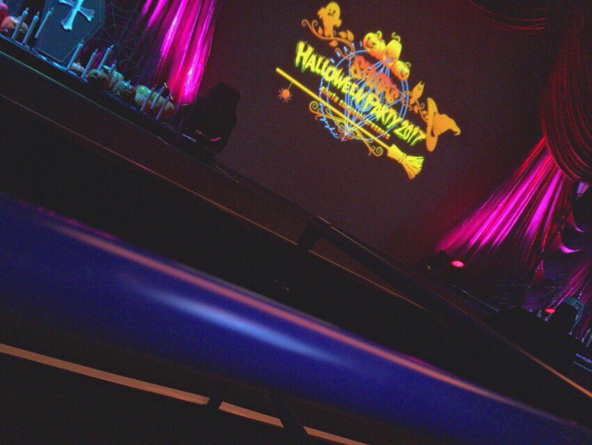 eri__oO3844's tweet photo. 昨日は大好きな人に会いに行ってきた👻🎃

初めての最前も大好きな喰種の仮装もボカロのカバーも。全部全部嬉しかったのに、重大発表で全て上回り大号泣😭😭😭😭

たくさんの幸せをありがとう。

これからも秀太くんを応援し続けます。すき！💓

#SHUTAsHalloweenParty https://t.co/1PJtlgFavu