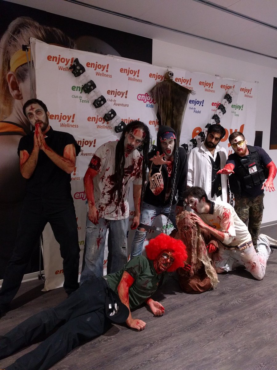 _SOBREVIVE_'s tweet photo. Nuestras criaturas también se entrenan @EnjoyWellnessES #TodosLosSantos #FelizMiercoles #Halloween #A2012 #terror #rolenvivo #sobrevive https://t.co/sm8Qbonatw