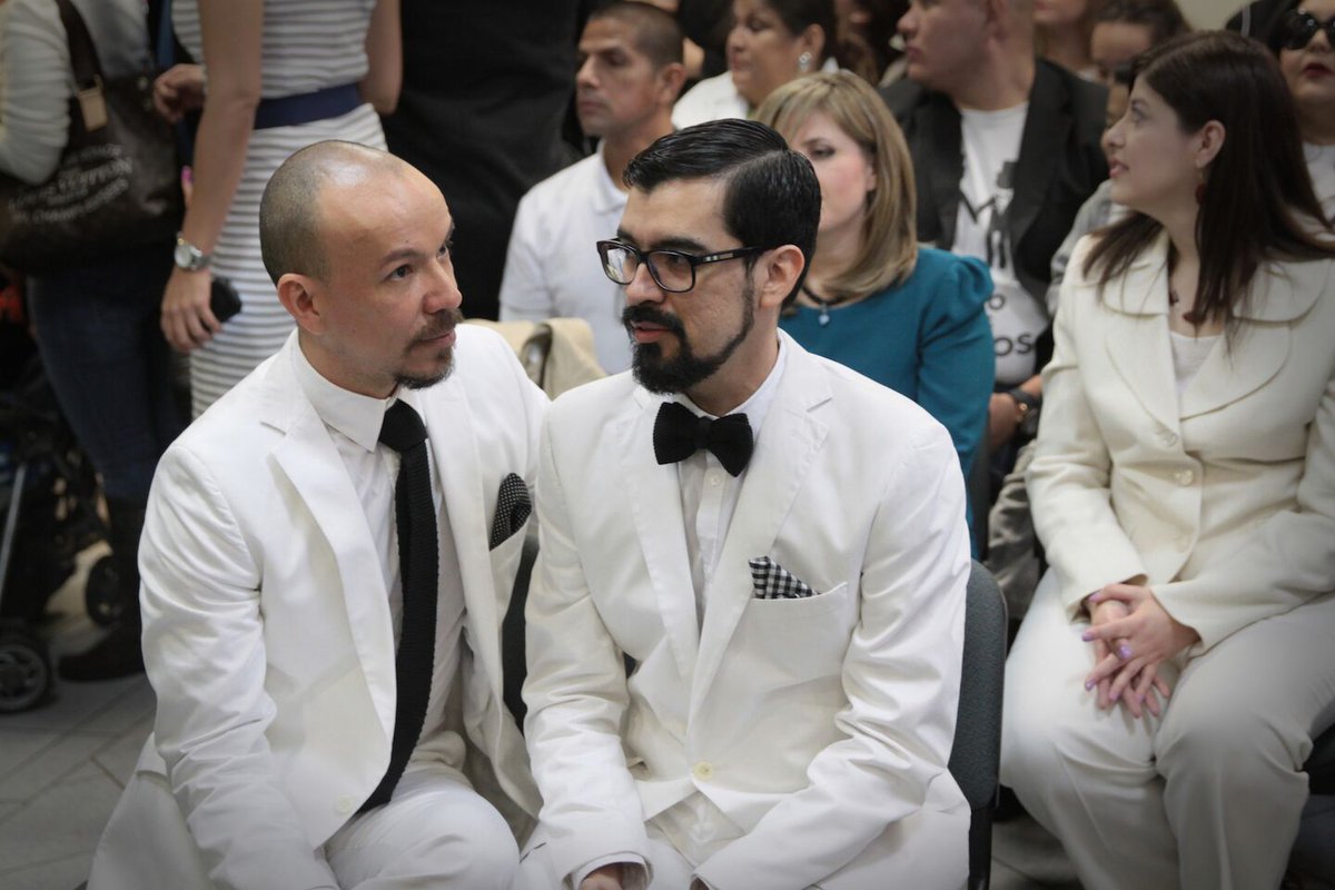 AnnieTanguay10's tweet photo. Quand la démocratie est bafouée... #mariage #homosexualité https://t.co/20TcNCwrlm #NoDressCodeRequired https://t.co/vjqmyAOuMg