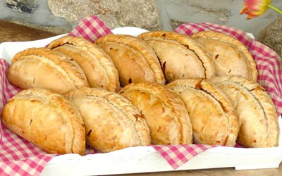 Wrecker's Wednesday (@wreckershq) on Twitter photo London. Hot pasties, Cornish ale, Kernow quiz & live music from Droit du Seigneur <a href="/TheSunTavern/">The Sun Tavern</a>, 6.30pm. Geddon! Proper shout dreckly too. London. Hot pasties, Cornish ale, Kernow quiz & live music from Droit du Seigneur <a href="/TheSunTavern/">The Sun Tavern</a>, 6.30pm. Geddon! Proper shout dreckly too.