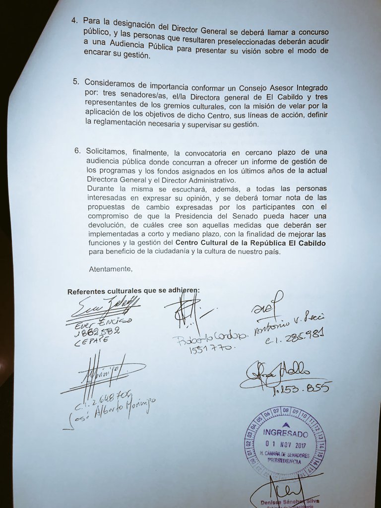 ElRolfi_Py's tweet photo. Miembros del Centro Pyo de Teatro #CEPATE piden a @lugo_py revisar gestión de @m_morselli y reclaman mayor apoyo a sector teatral. @nanduti https://t.co/AOoF696uvF