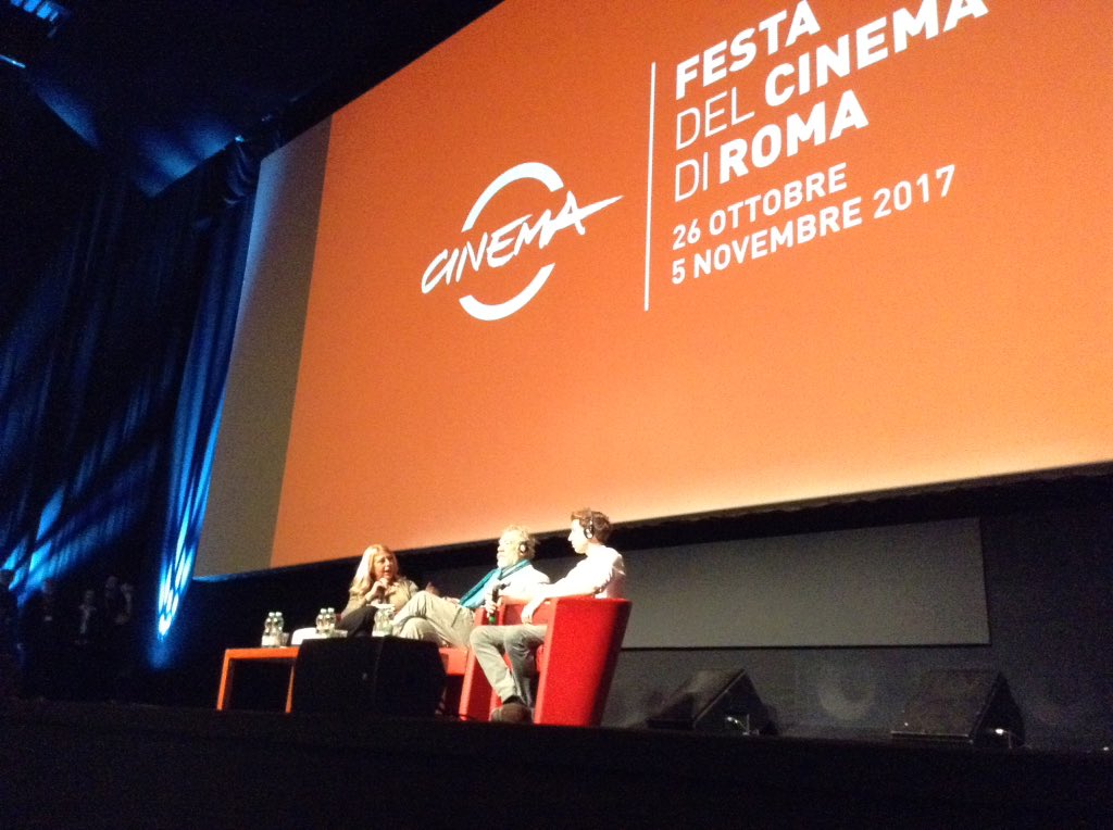 romacinemafest's tweet photo. #IanMcKellen e il regista #JoeStephens presentano in conferenza stampa #PlayingThePart a #RomaFF12 . https://t.co/HZXXNwpCE5