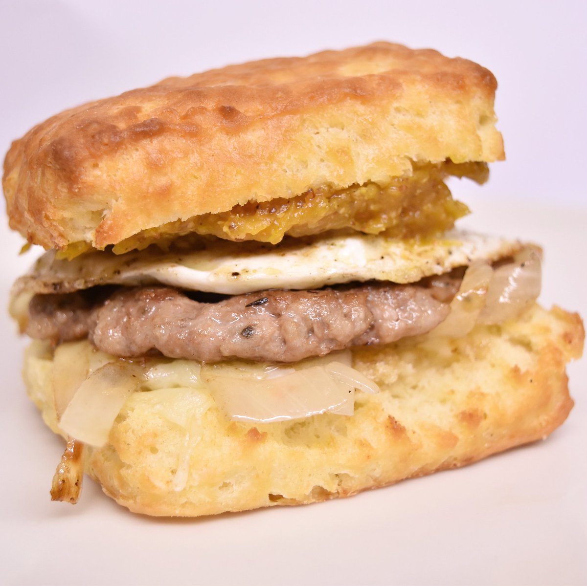 MonutsDonuts's tweet image. The fall squealer, featuring our housemade breakfast sauasge and pumpkin butter #localpork #localpumpkins #localegg