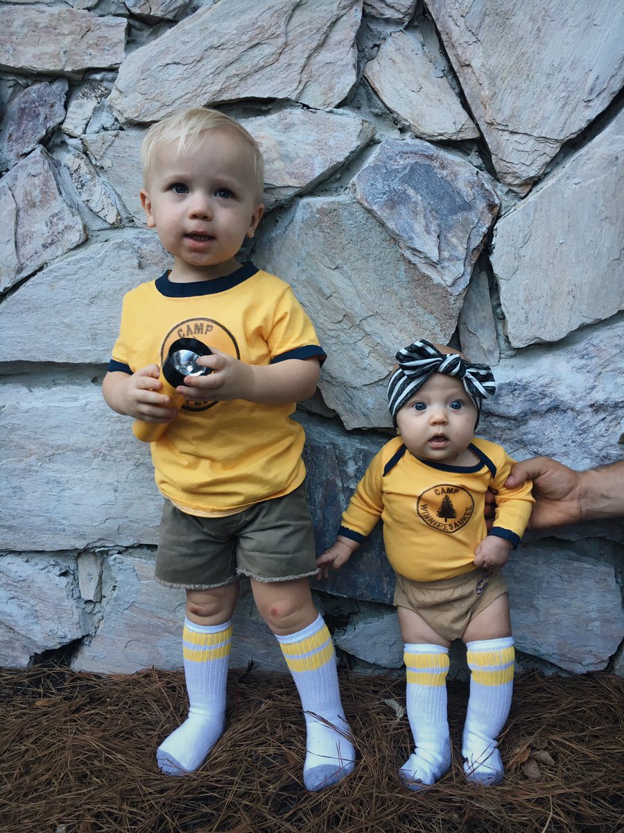 albsullivan's tweet photo. Happy Halloween from the cutest Camp Winnipesaukee besties. #FallonCostume https://t.co/huKzlEGnUr