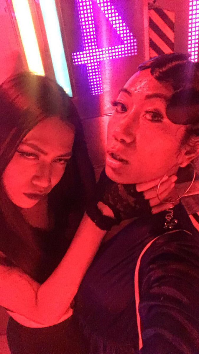 romithokchom20's tweet photo. #aboutyesterday #cloudnyn #halloweennight #party #girls #transqueens #livethelife #whoyou #are #😍💐 https://t.co/keLT5rbjhp