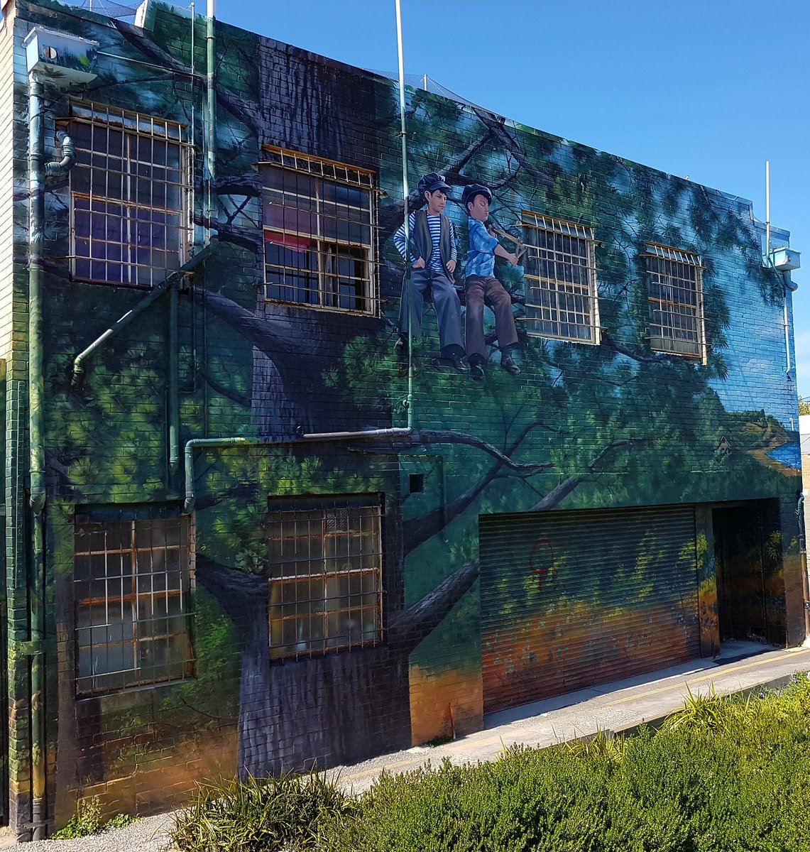 viewsfromabike's tweet photo. Street art of another kind. Talented people thankfully making the normally mundane, look marvellous. #streetart #lanewayart #viewsfromabike https://t.co/wGVhgIkfXZ