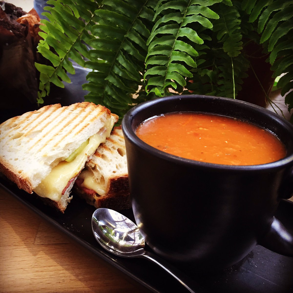 arbour_cafe's tweet photo. Keeping cozy at the green house with soup &amp; toastie #soup #toastie #kentishtown #camden https://t.co/pXDkFJ6ujq