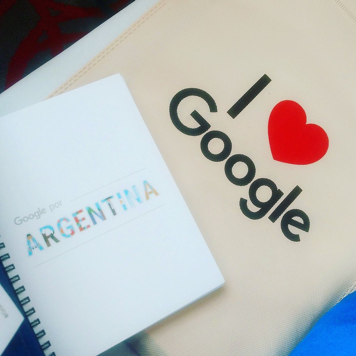 Marksocialvm's tweet photo. Presentes!!! #googleporargentina #10años 👏❤️👏❤️ https://t.co/AawGjatWMT