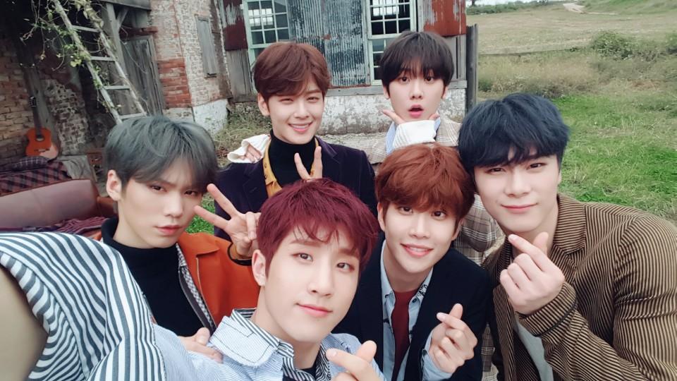 offclASTRO's tweet image. 5집활동시작!!!로하여러분들 많이기다리셨죵??ㅎㅎㅎ브이앱많이많이봐주셔서 너무감사드리고 너무너무고마워요💜💜오늘푹~쉬고 내일봐요😁😁
#로하 #사랑행 #5집 #대바악!!! #따나