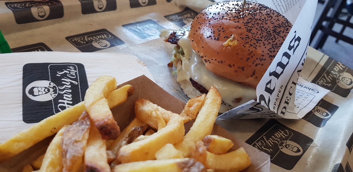 LeCritiqueur's tweet photo. Harry's Café à Bondy 📍 https://t.co/fvB39xEw7q