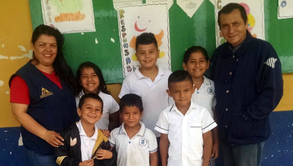 FNC_Valle's tweet photo. #FelizMiércoles Con visitas periódicas y diálogo con docentes de instituciones rurales, #Fecoop promueve liderazgo y arraigo por el campo. https://t.co/tq5oD7d1ZG