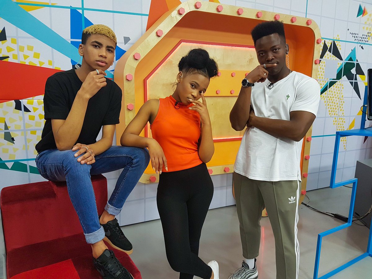 hecticnine9's tweet photo. Tick Tock...15 minutes to the live show with Anomsa, Charnte, and Clint standing by🕓📖🔥😎 https://t.co/bUOdIJehHj