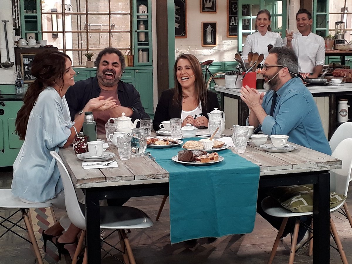 CornerOficial's tweet photo. La charlita del día "Todo sobre hermanos" con @mguinzburg y @moldavskyrober en @MorfiTelefe https://t.co/mJ5xEzWwfV