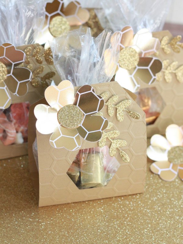 Everyday_Jenny's tweet photo. Check out my post on the #Cricut blog for how to make these party favors with the Cuttlebug! #DIY #CricutMade https://t.co/1wymurk41l https://t.co/OgsTPNWsRd