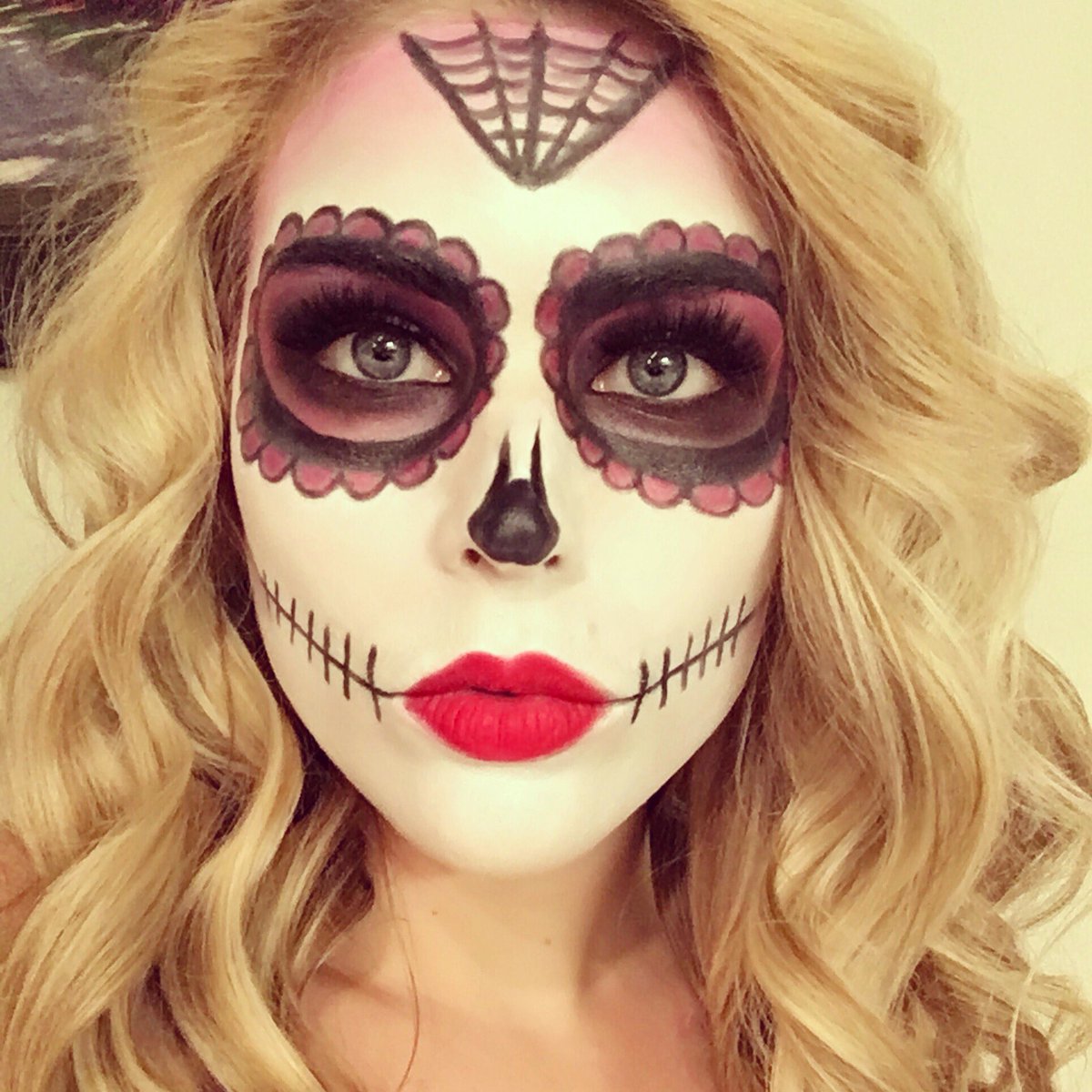 RadiantMakeupNY's tweet photo. #happyhalloween #dayofthedead #makeupnyc https://t.co/J1THlUIJlO