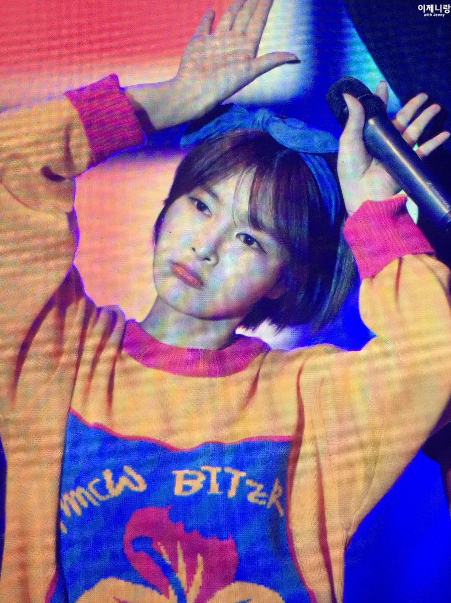 2soyul's tweet photo. 171101 인하공전축제 프리뷰(2) #다이아 #DIA #제니 #JENNY #이소율 @dia_official https://t.co/JjC9fib7Wy