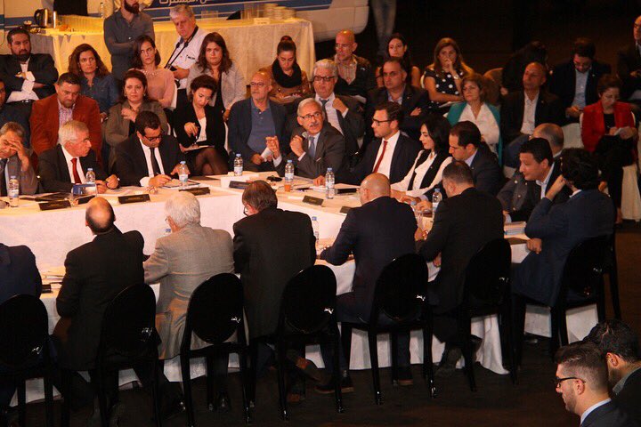 samygemayel's tweet photo. بغياب تخطيط ورؤية السلطة الحاكمة عرضنا مع الخبراء الحلول الممكنة لتطوير النقل العام بلبنان #لتخف_العجقة
والعبرة بالإرادة عند السلطة لتطبيقها https://t.co/Y18ORBqH40