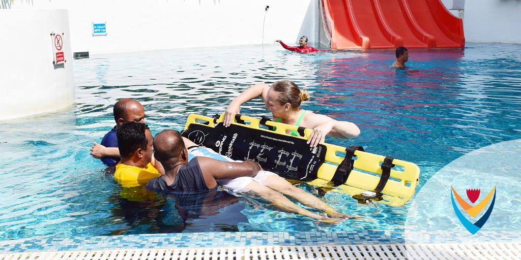 RLSBahrain's tweet photo. Training included teaching #lifeguard hand signals &amp; how to rescue a drowning person using the right equipment. #PoolLifeguardCourse https://t.co/JHNlXSf3jQ
