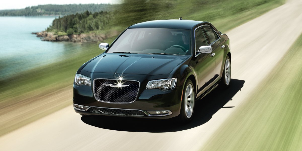 ChryslerBrasil's tweet photo. O Chrysler #300C, equipado com o motor Pentastar 3.6 V6, é a prova de que sofisticação e potência podem andar lado a lado. https://t.co/ylnYzeS25Z